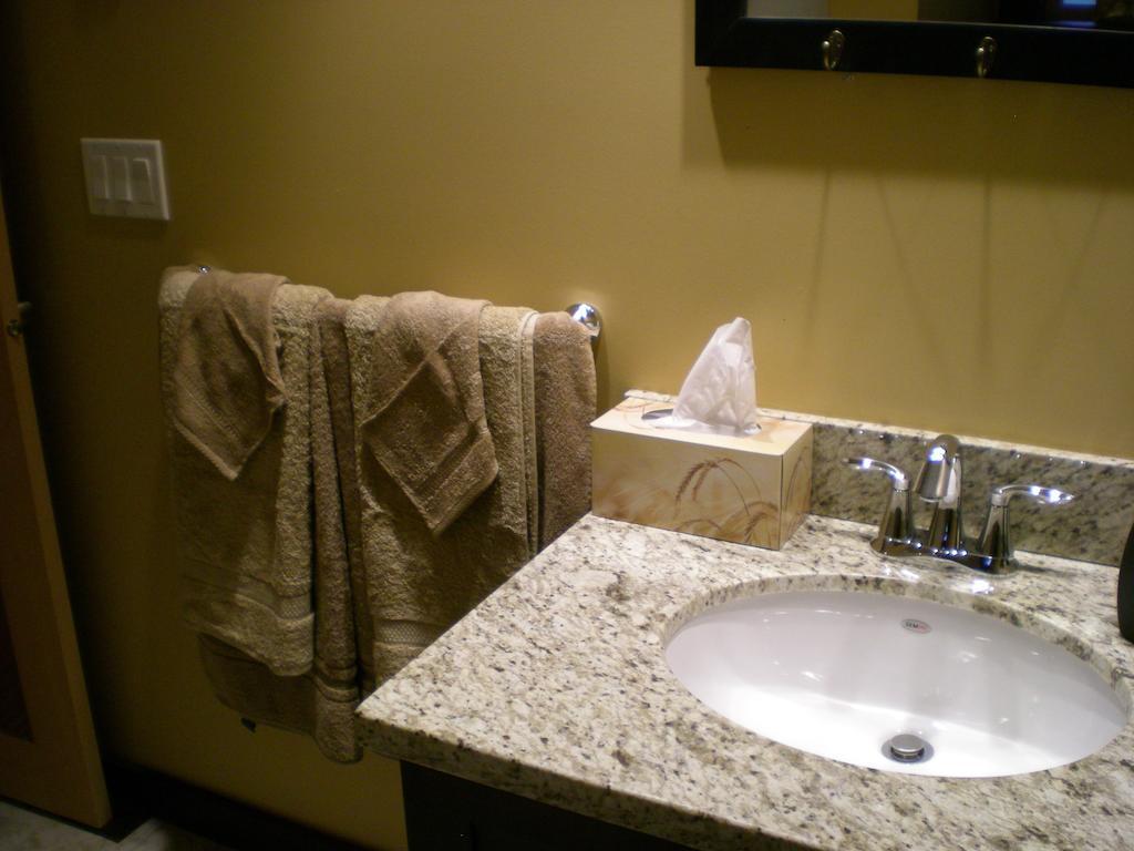 Bed and Breakfast Davis Brook Retreat Sechelt Zimmer foto