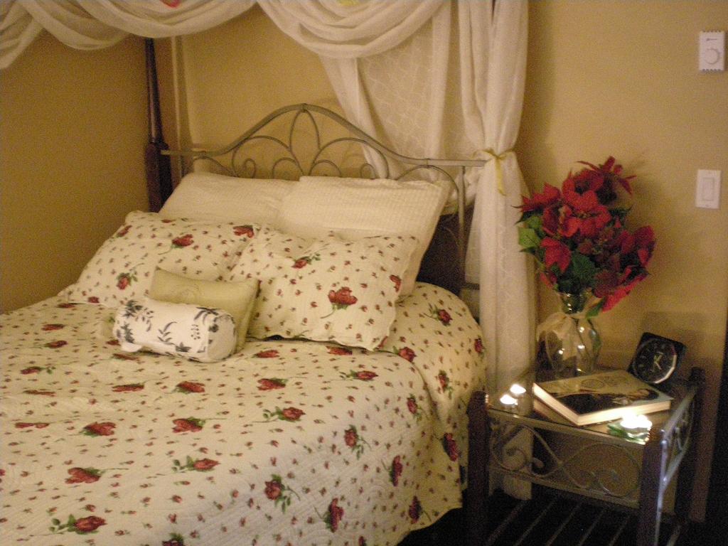 Bed and Breakfast Davis Brook Retreat Sechelt Zimmer foto